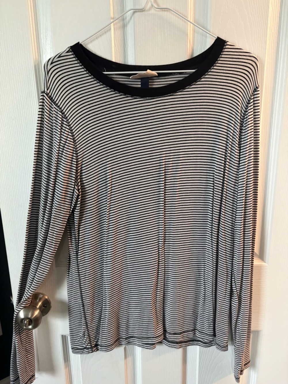 Universal Thread Black and White Striped Long Sleeve Top